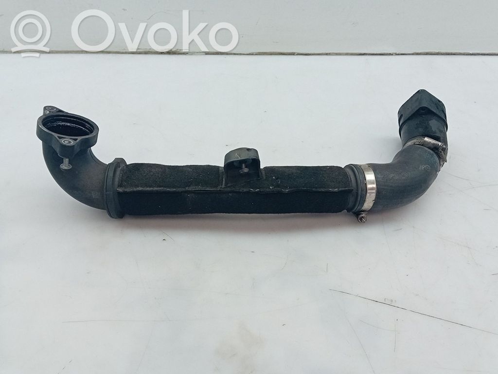 Furtun/conductă intercooler   04L145828G