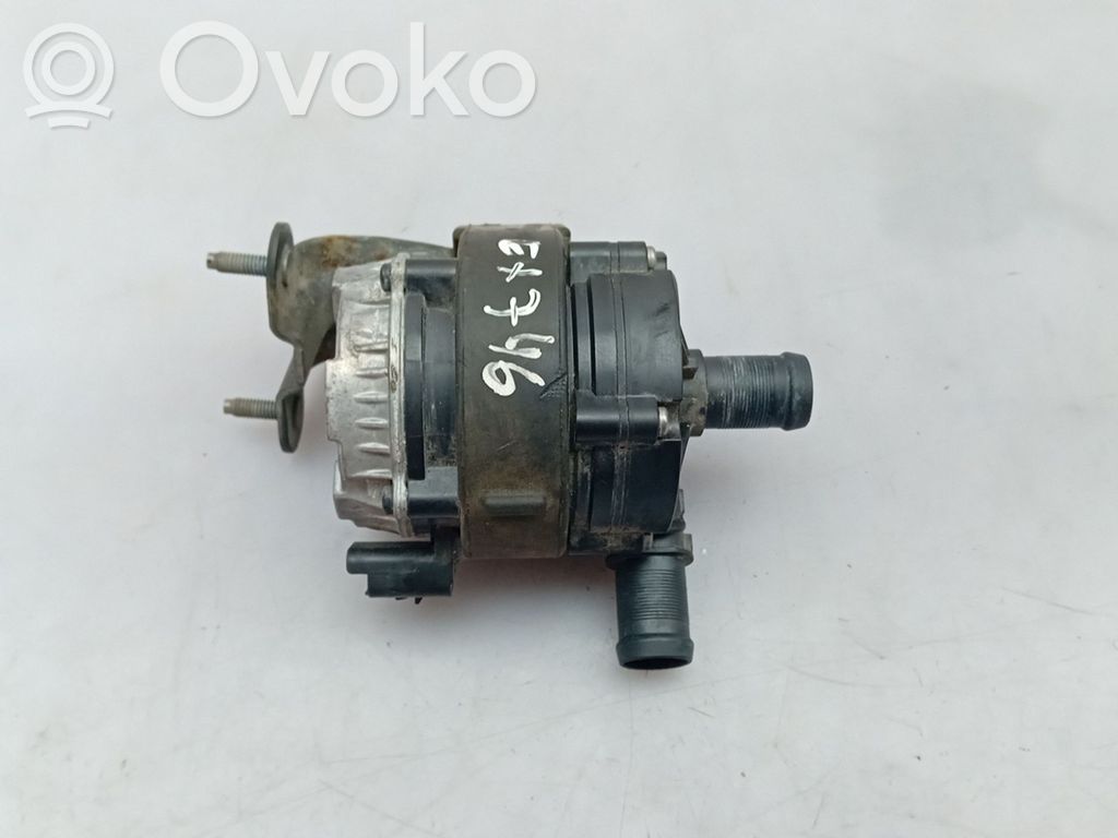 Pompe de circulation d'eau   210118431R