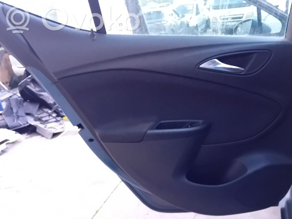Opel Astra K Apmušimas galinių durų (obšifke) 