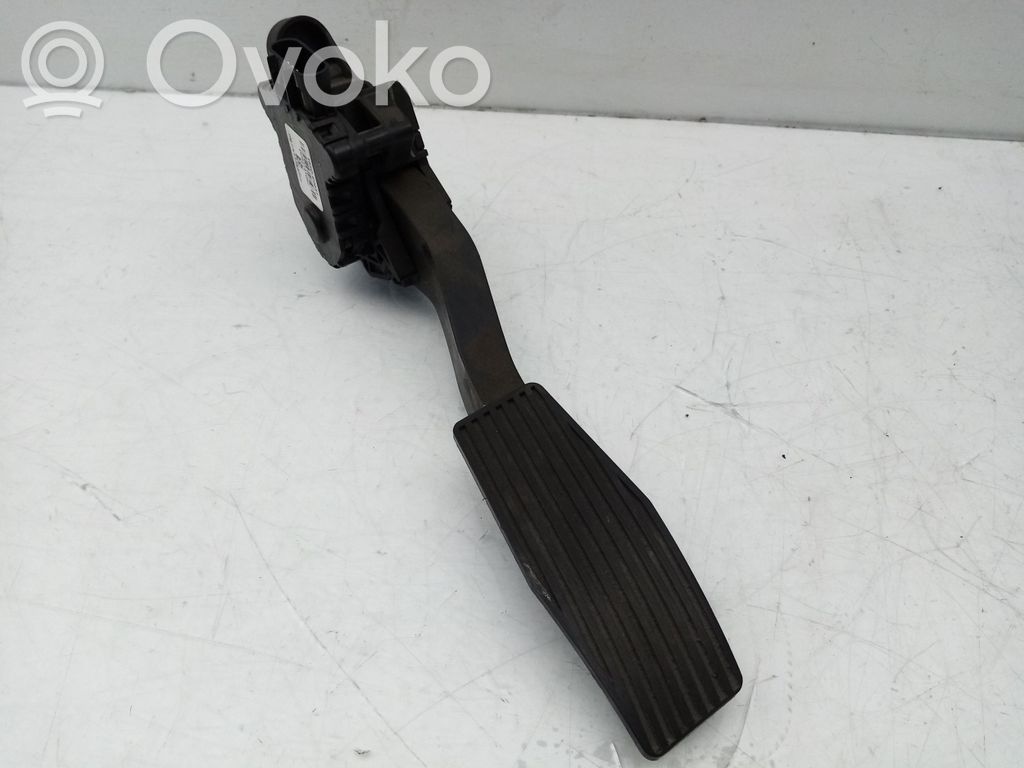Gaspedal   102DE0037