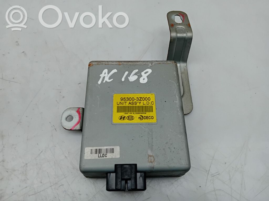 Otras unidades de control/módulos   953003Z000