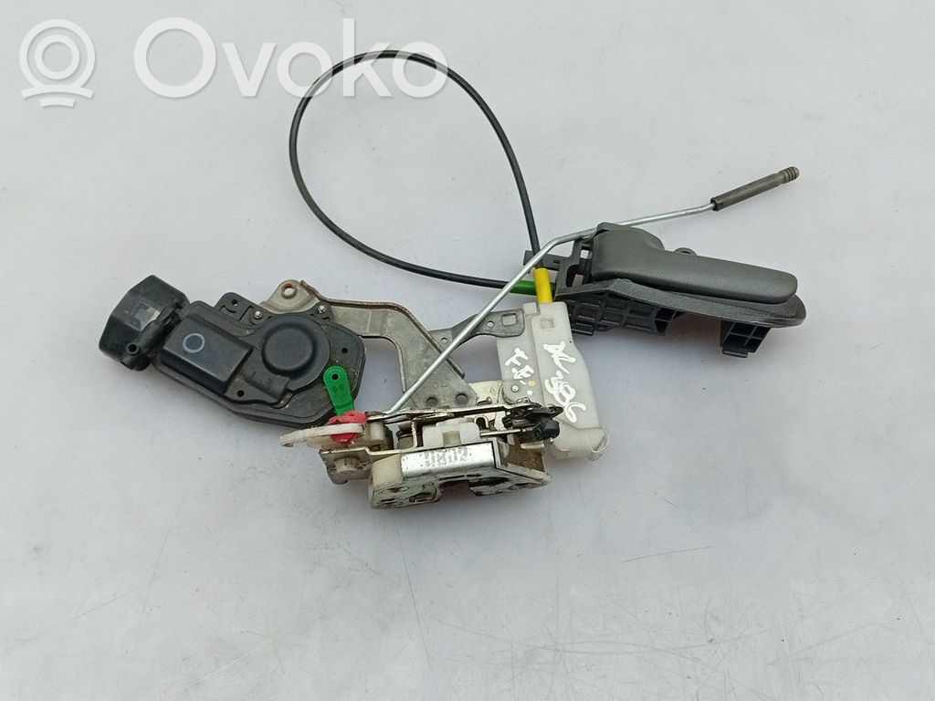 Toyota Aygo AB10 Cerradura de puerta delantera