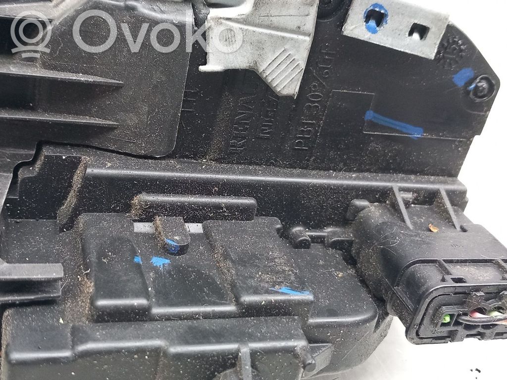Cerradura de puerta delantera