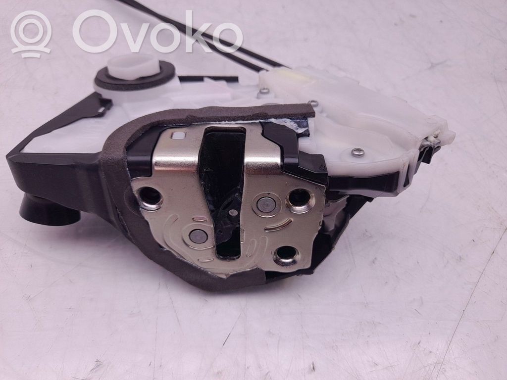 Toyota Yaris Etuoven lukko 
