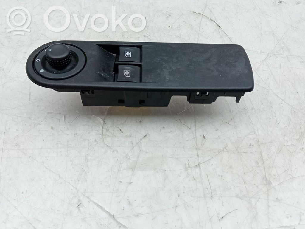 Interruptor del elevalunas eléctrico   10023697,10023897,244118044R,254117873R,254118044R,4158202010,809611667R,A4158202010