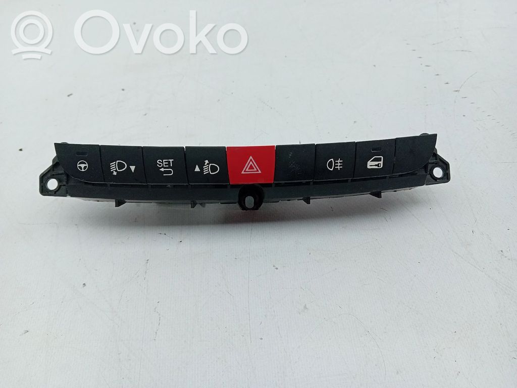 Fiat 500L Hazard light switch 