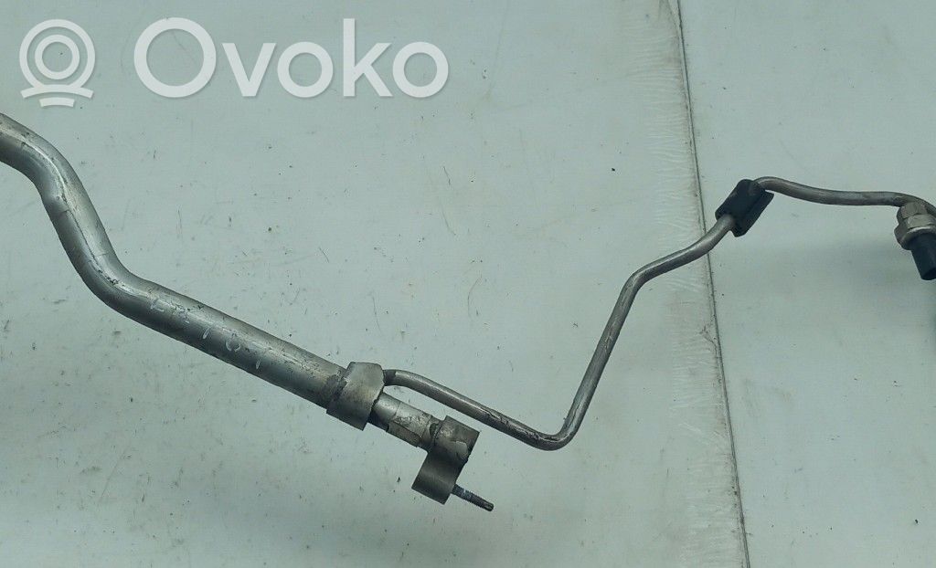 Ilmastointilaitteen putki (A/C)   A1668300100