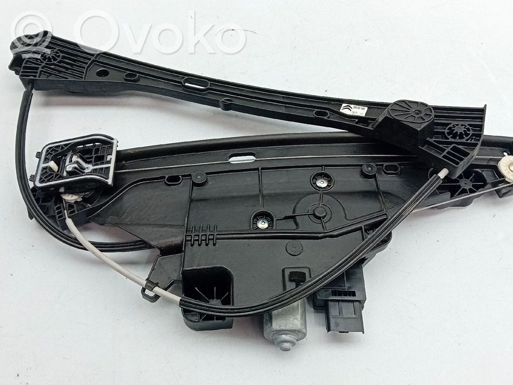 Citroen C4 III e-C4 Mecanismo para subir la puerta delantera sin motor