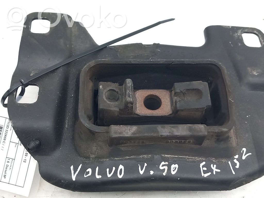 Engine mount bracket   P112D,322A59