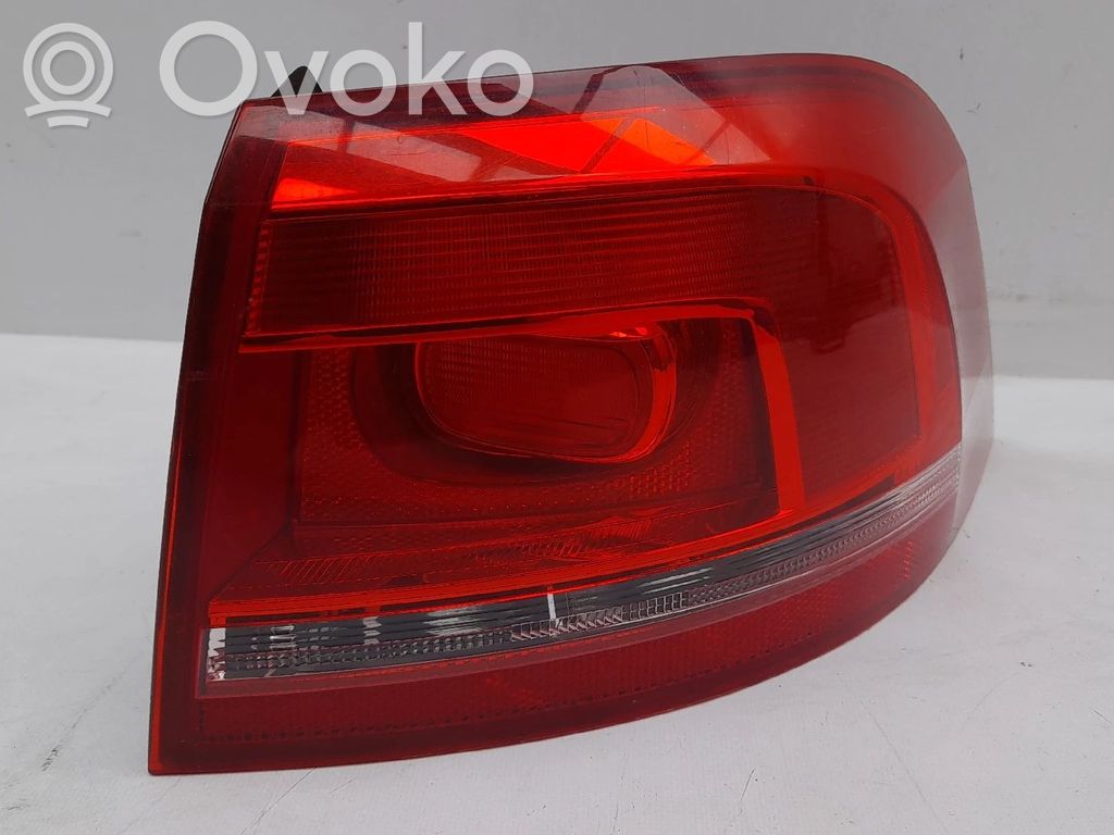 Volkswagen PASSAT B7 Lampa tylna 