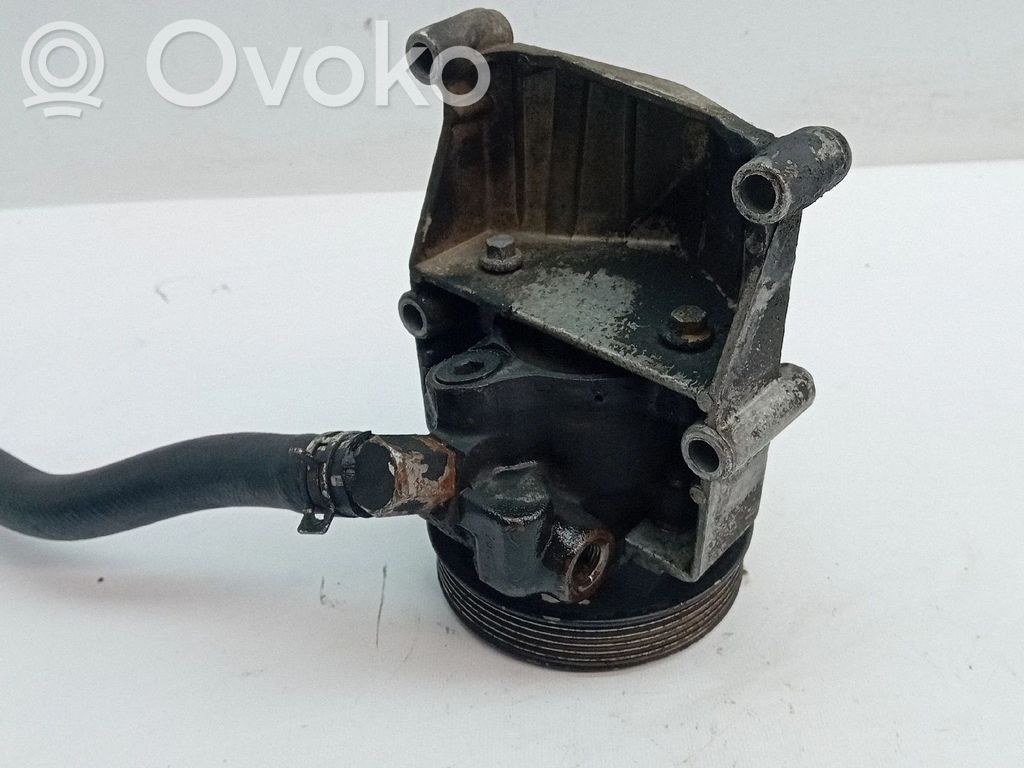 Ford Fiesta Ohjaustehostimen pumppu 
