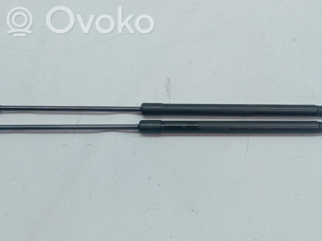 Amortiguador/puntal del maletero/compartimento de carga   5P0827550A