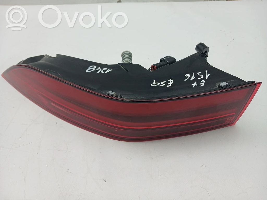 Jaguar E-Pace Tailgate rear/tail lights 