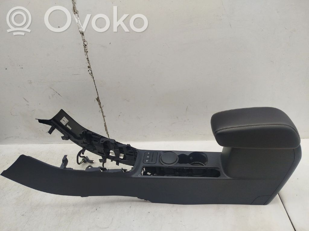 Armrest   L1TBS045A07