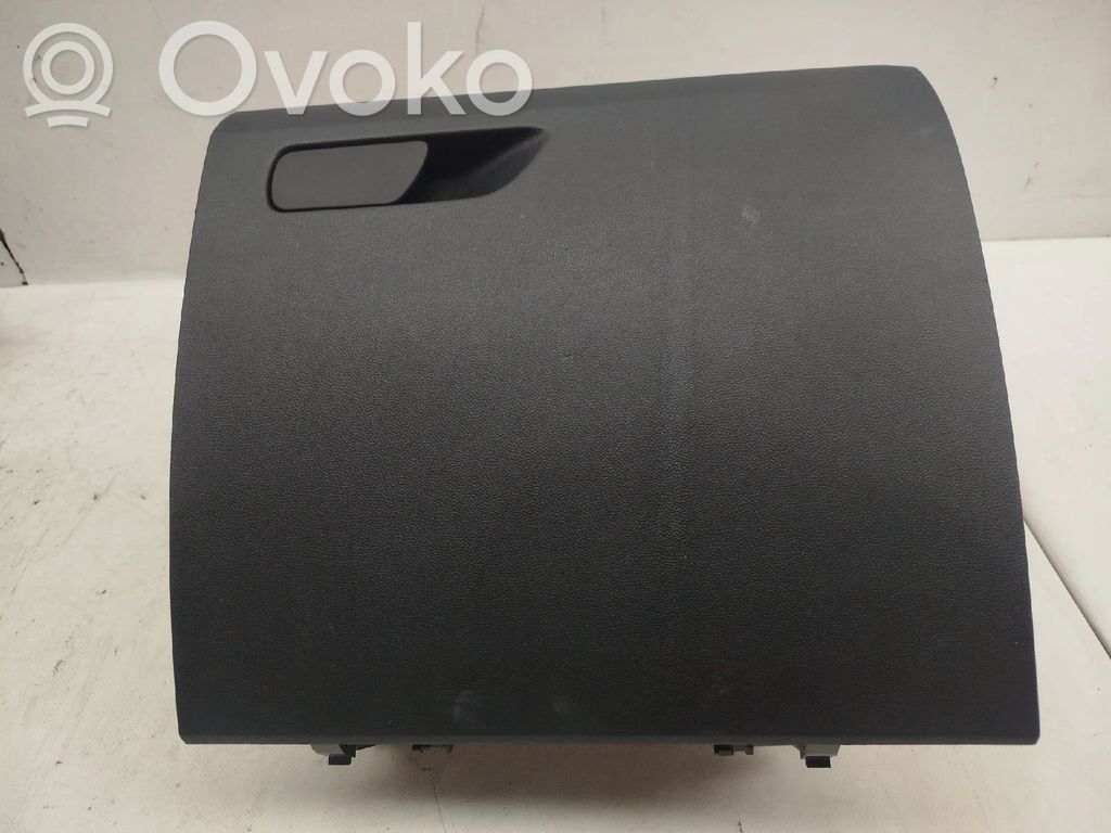 Handschuhfach   L1TBS06010