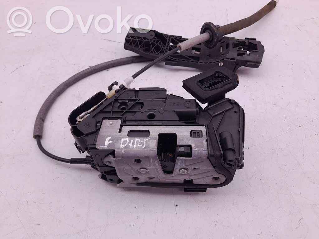 Priekšpusē slēdzene   5E1837016A,5E1837016C,5G1837016A,5G1837016C,5NB837016A,5NB837016C,5NB837016E,5TB837016A,5TB837016C,5TB837016E,6V1837016A,6V1837016C