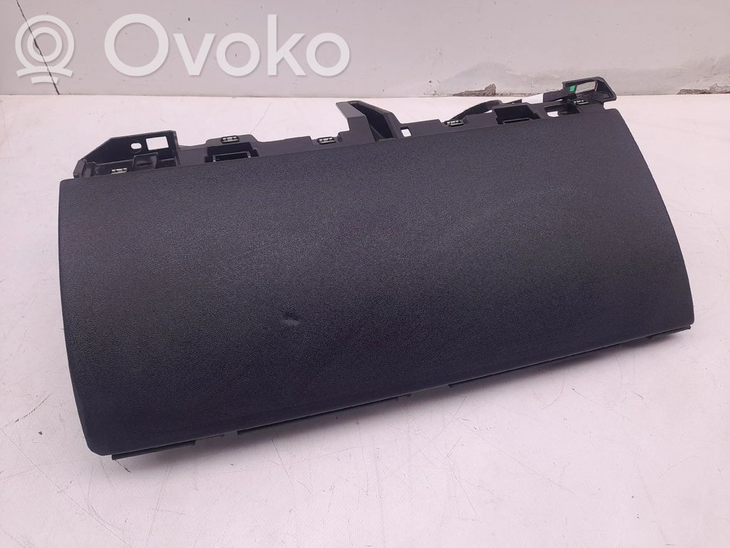 Guantera   164311800A