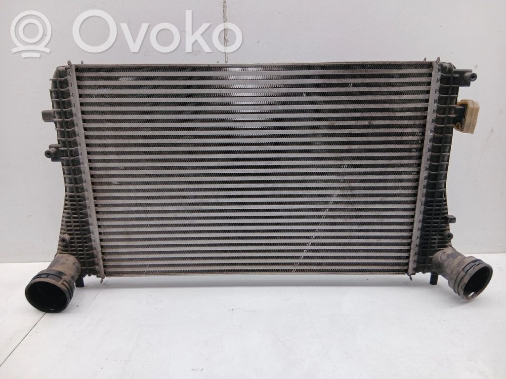 Volkswagen Tiguan Chłodnica powietrza doładowującego / Intercooler 