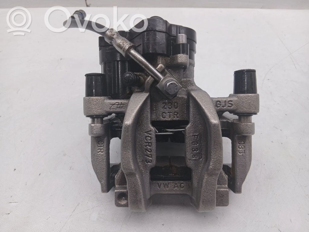 Audi Q3 F3 Tylny zacisk hamulcowy 