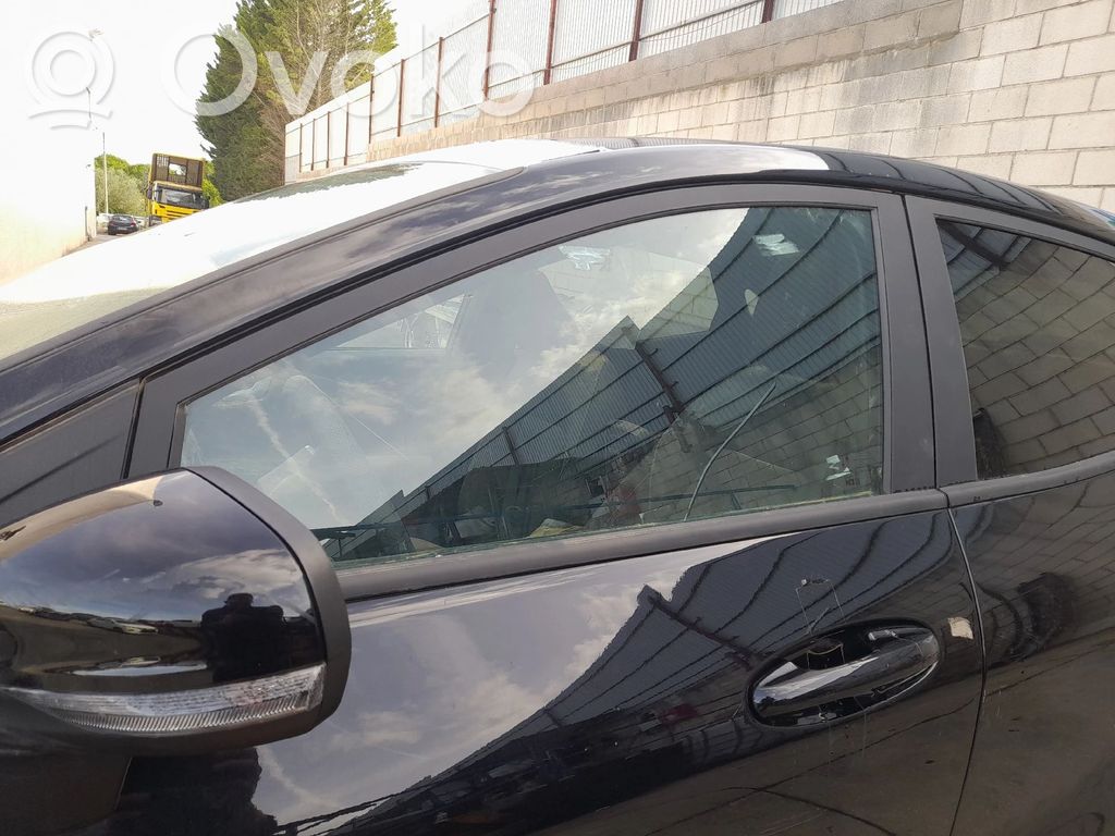 Ford Puma Geam ușă față patru uși 