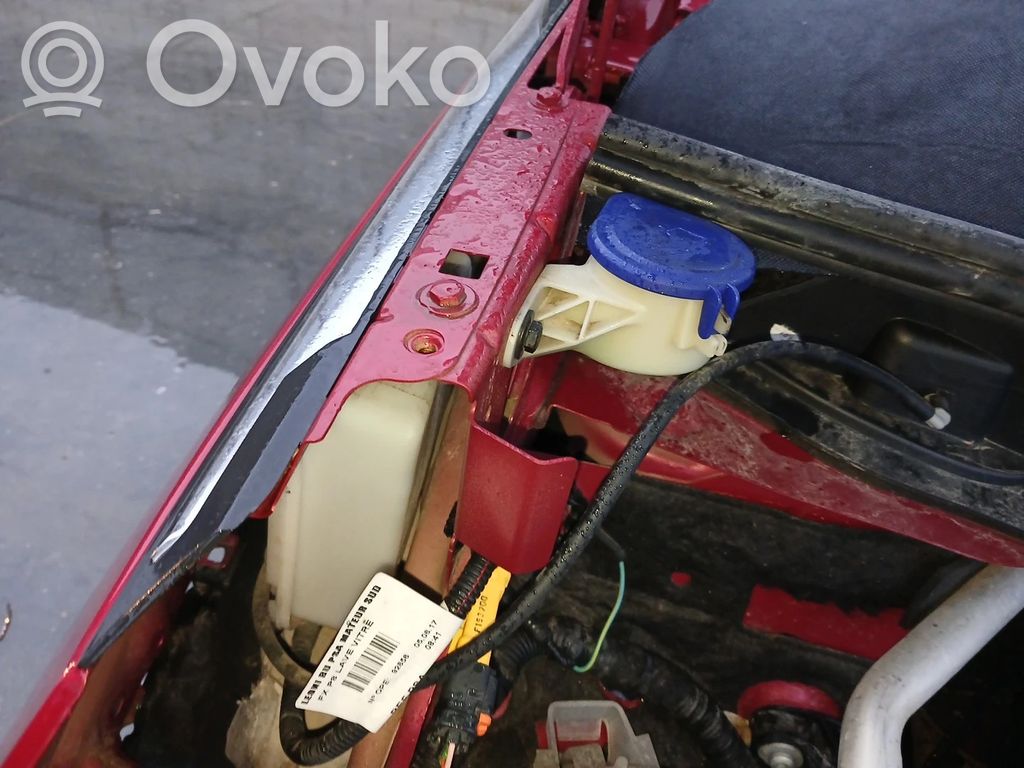 Peugeot 3008 II Tuulilasinpesimen nestesäiliö 