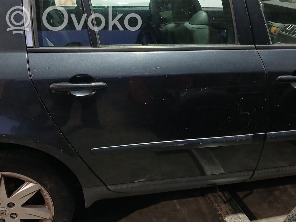 Ușă spate