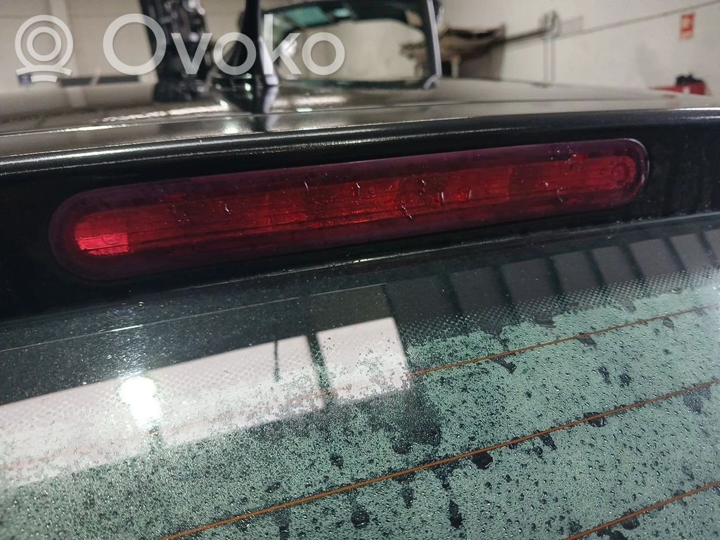Kolmas/lisäjarruvalo