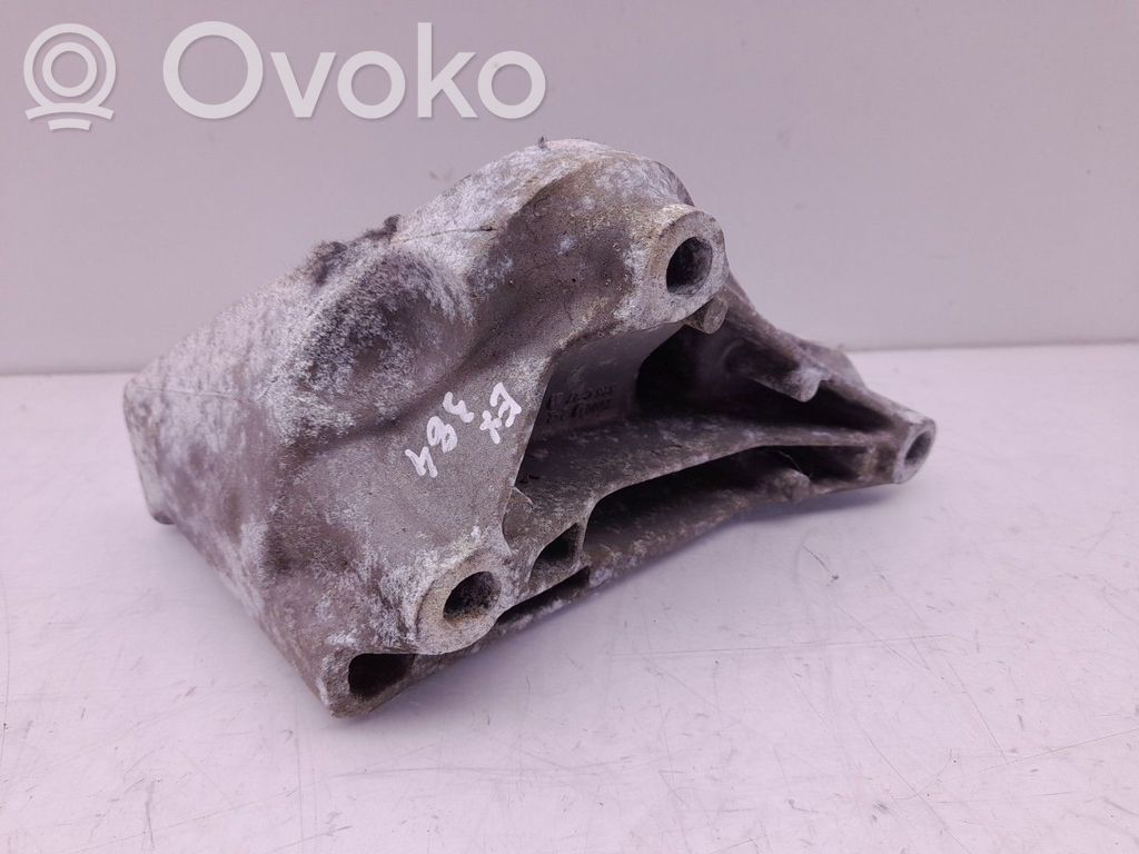 Soporte de montaje del motor
