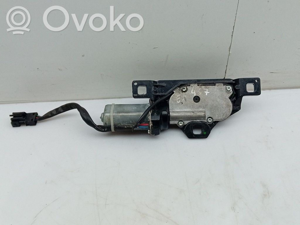 BMW 5 E60 E61 Takaluukun ulkopuolinen lukko