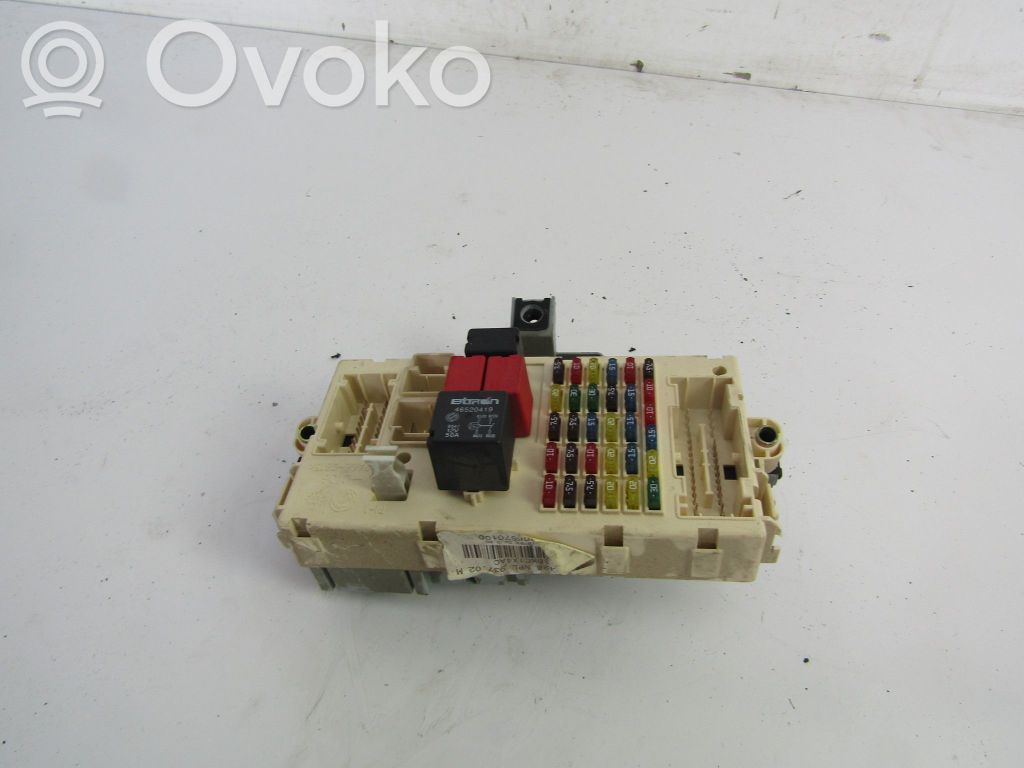 Alfa Romeo 147 Juego de caja de fusibles 