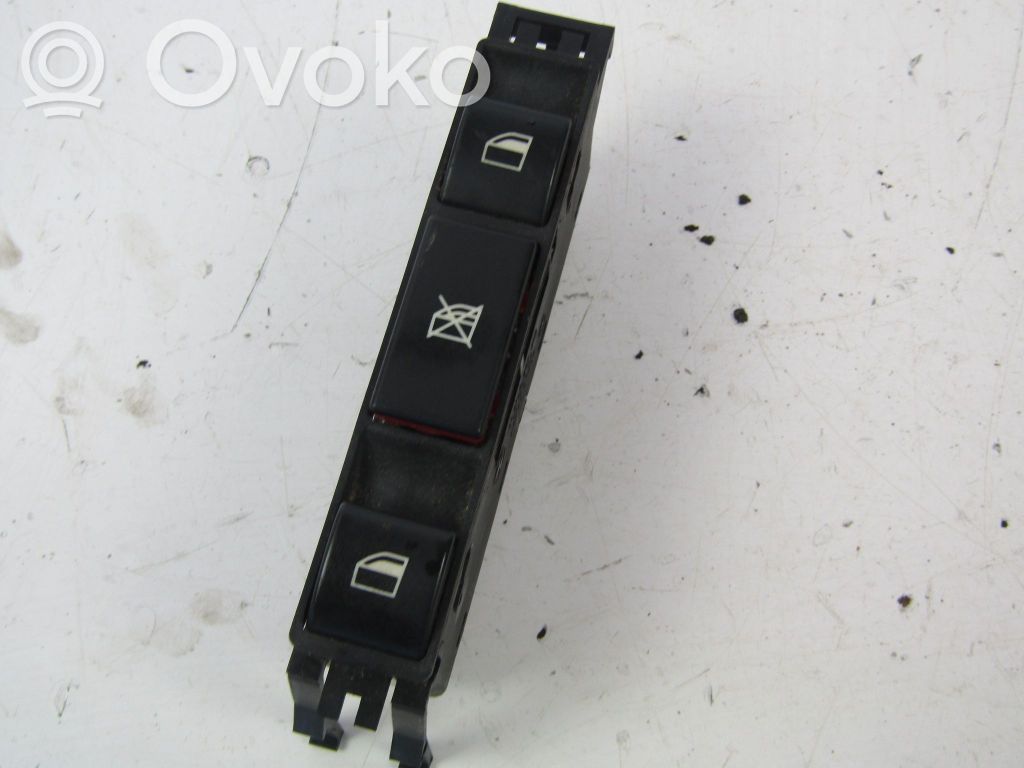 Electric window control switch   8381518,8381518