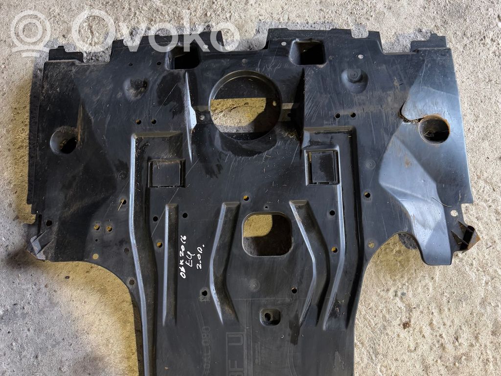 Subaru Outback (BS) Engine splash shield/under tray 