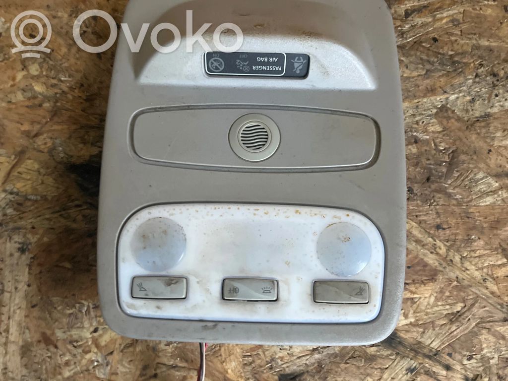 Renault Clio IV Priekinių vietų apšvietimo žibintas 