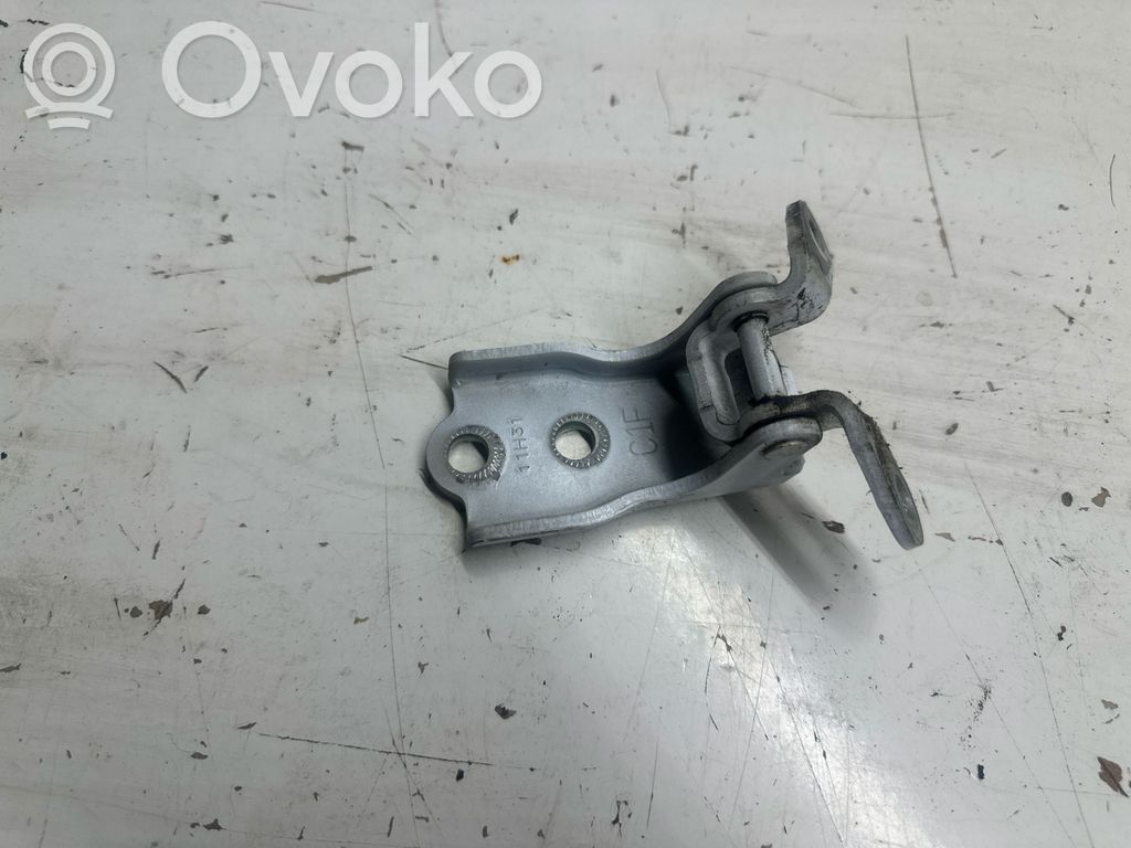 Front door upper hinge   11H31