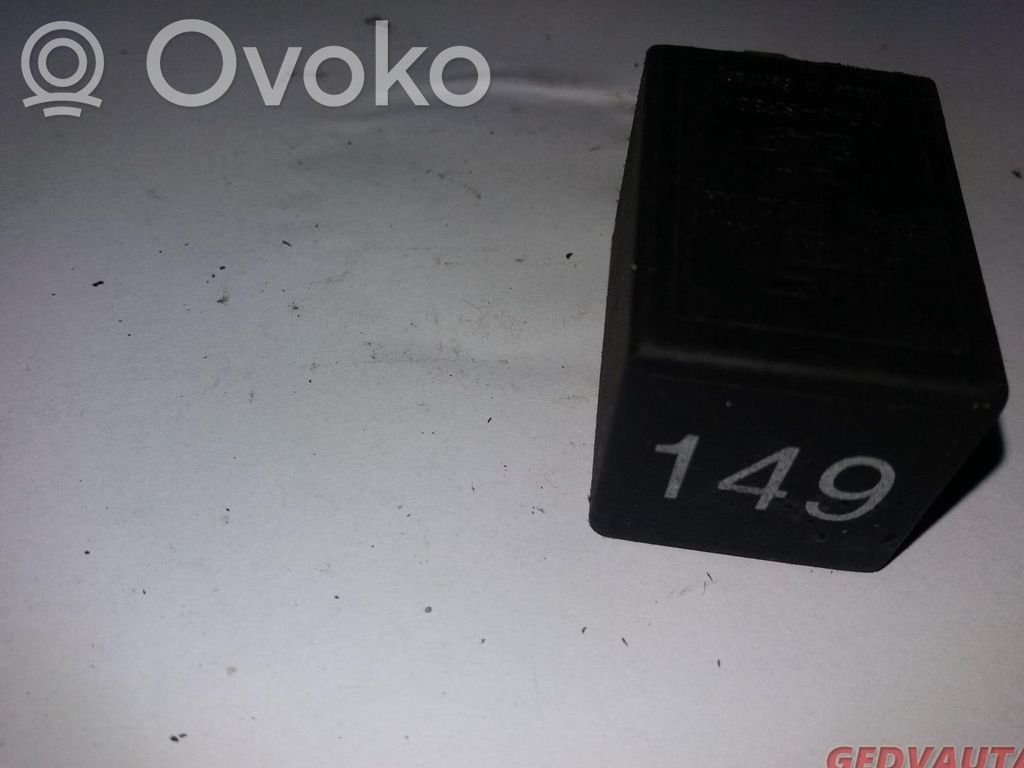 Volkswagen PASSAT B5 Other relay 