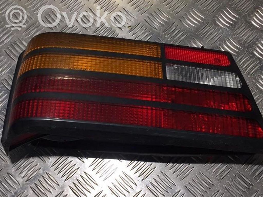 Ford Orion Задний фонарь в кузове 