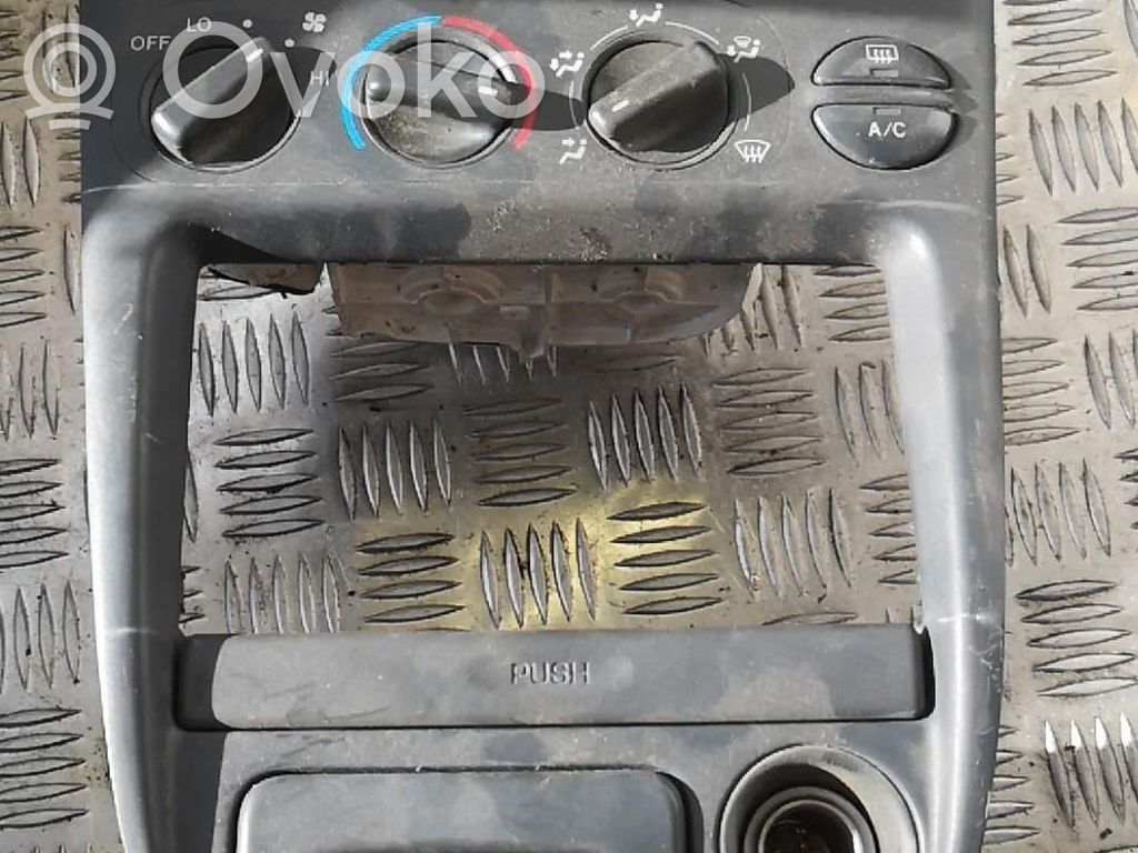 Toyota Corolla E120 E130 Climate control unit 