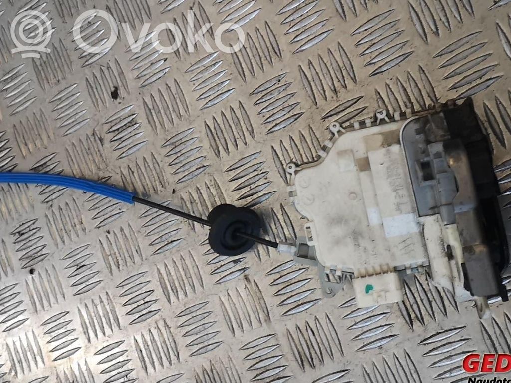 Front door lock   8J2837015