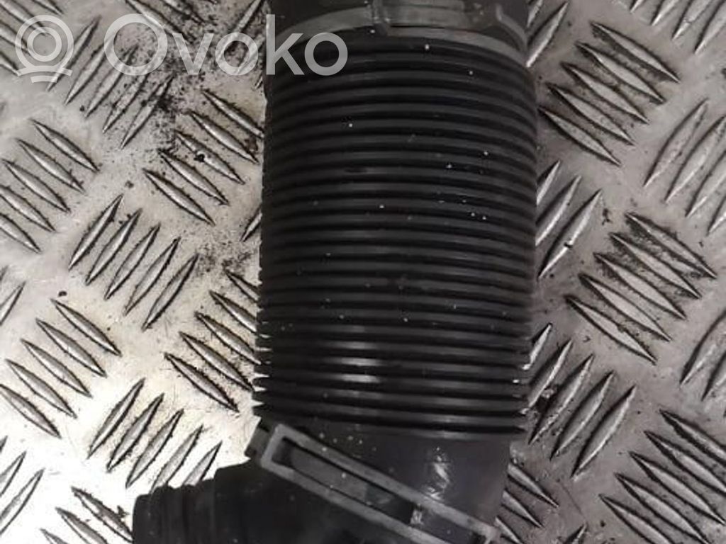 Volkswagen Golf V Air intake duct part 