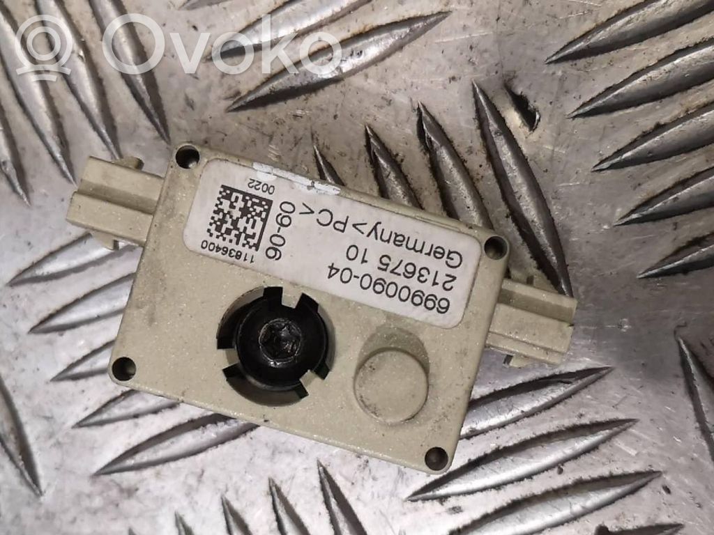 BMW X3 E83 Antenas pastiprinātājs 
