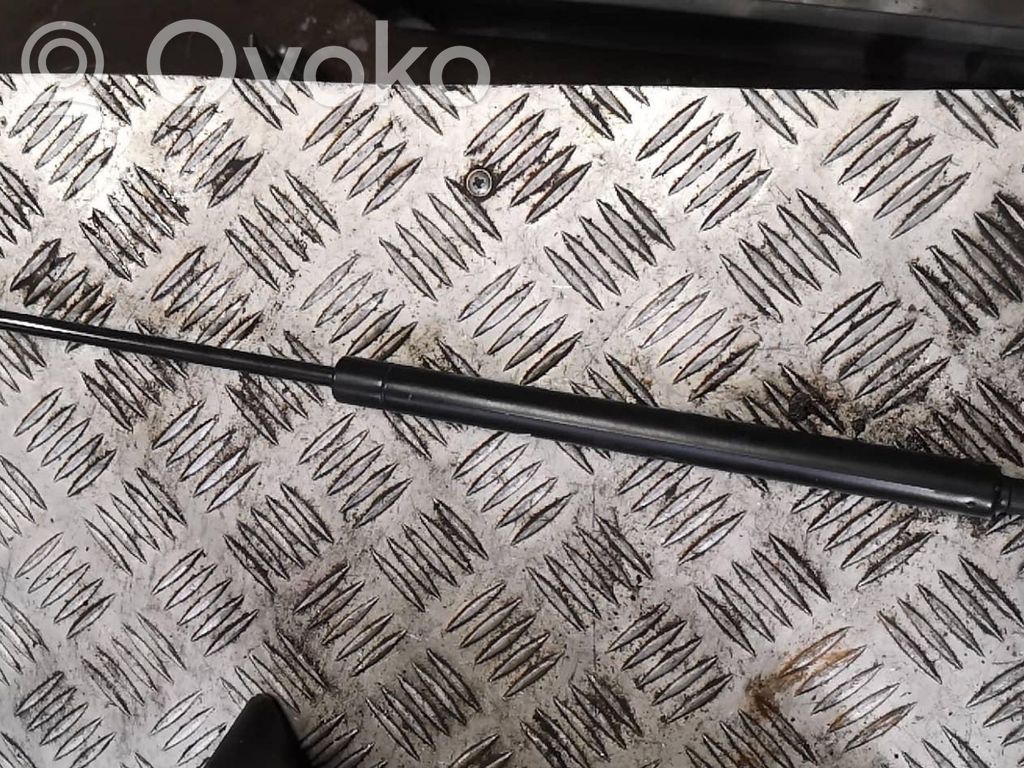 Volkswagen Sharan Dzinēja pārsega amortizators 
