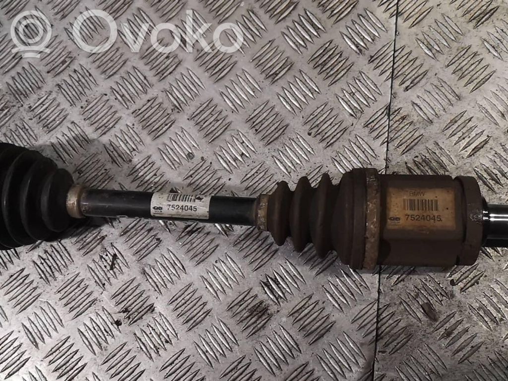 BMW X3 E83 Priekšējā pusass 