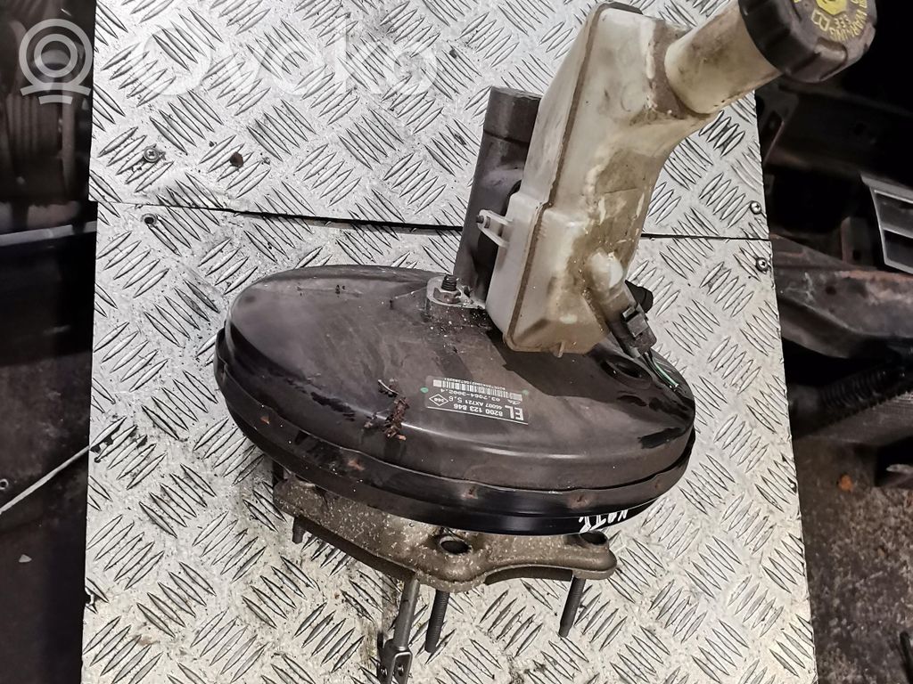 Nissan Note (E11) Brake booster 