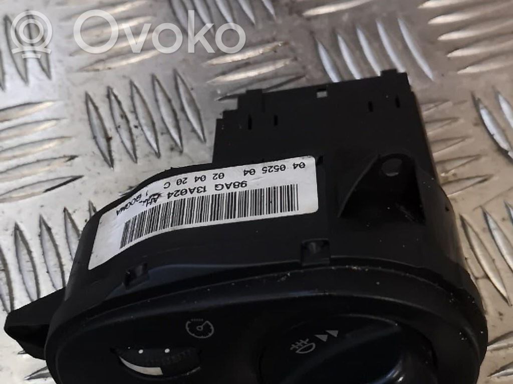 Ford Focus Light switch 