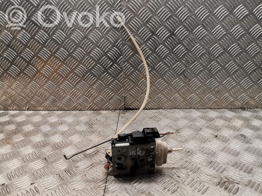 Audi A4 S4 B5 8D Front door lock 