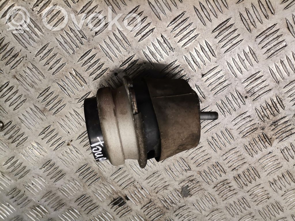 Volkswagen Touareg I Engine mount vacuum valve 