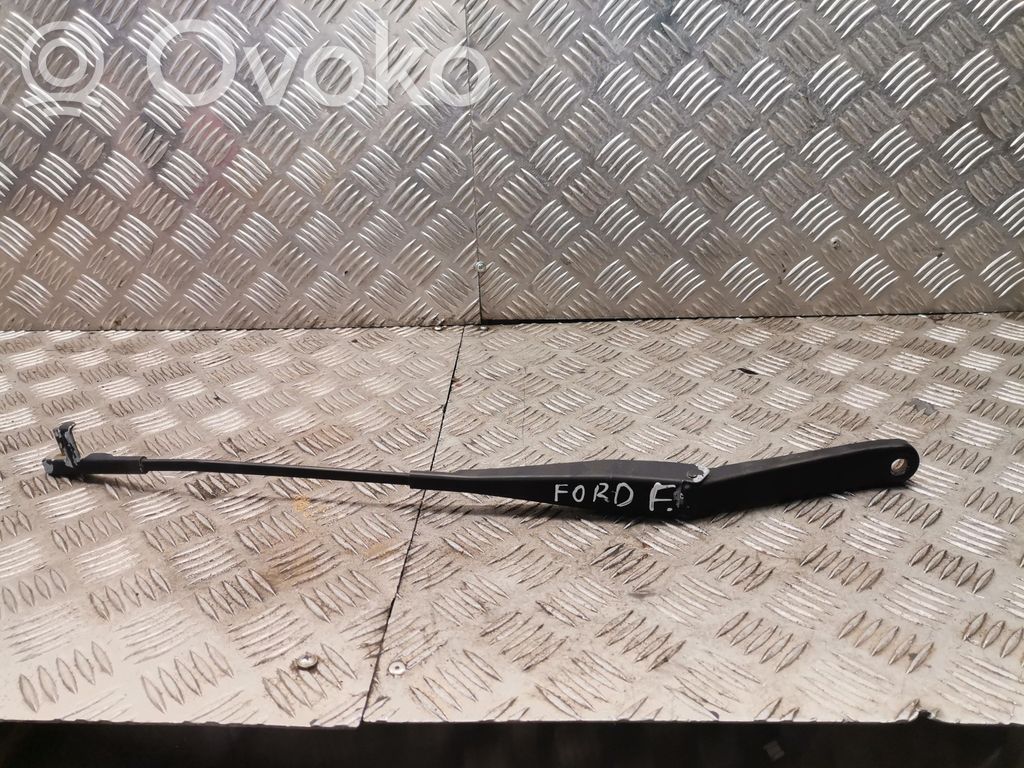 Ford Focus Priekšējā loga tīrītāja kājiņa 