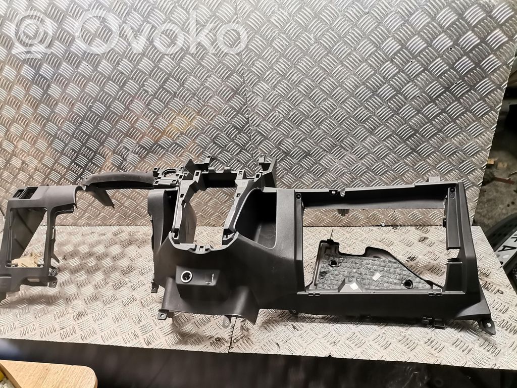 Toyota Yaris Revestimiento de los botones de la parte inferior del panel 