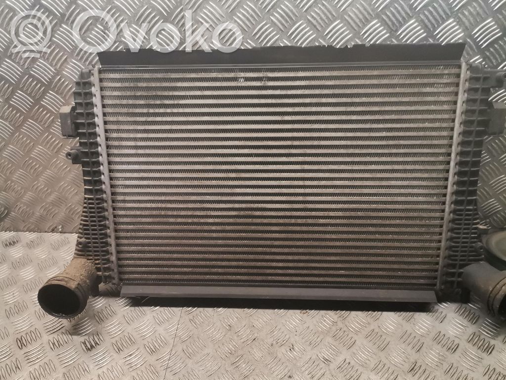 Volkswagen PASSAT B6 Oro nukreipėjas/ kanalas interkūlerio radiatoriaus 