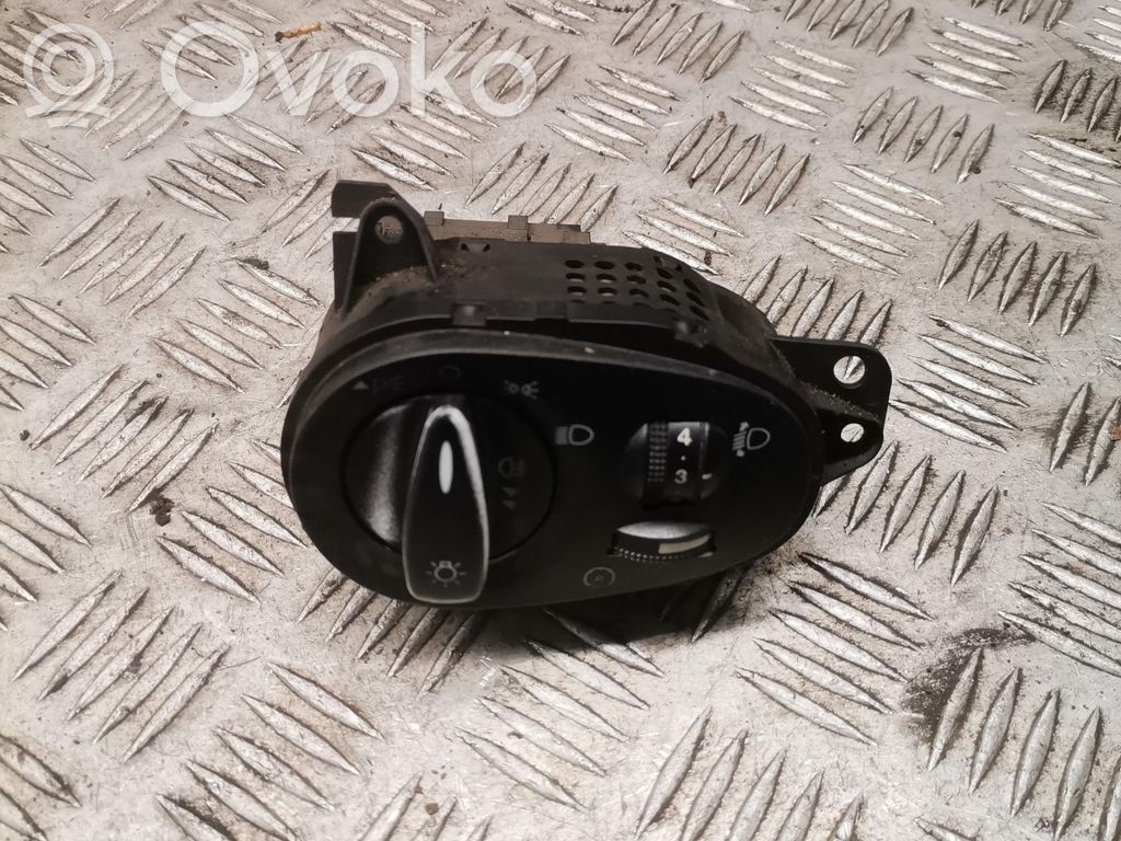 Ford Focus Light switch 